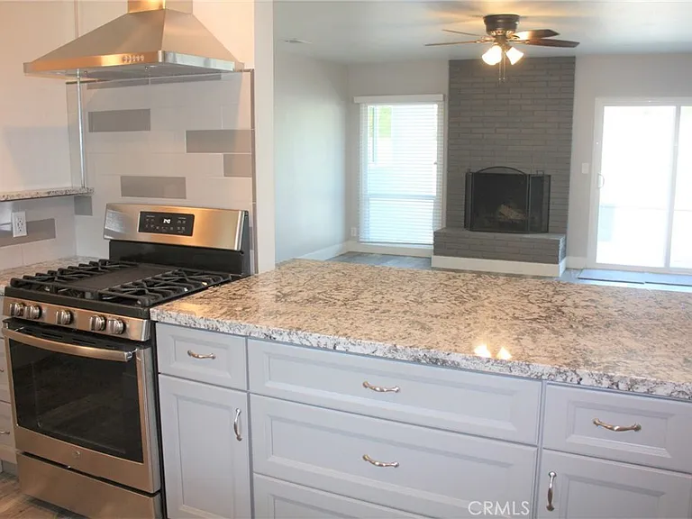 3035 Kathleen St — Photo 9