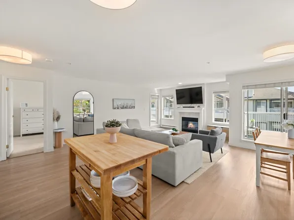 15272 20th Ave #309, Surrey, BC V4A 2A3