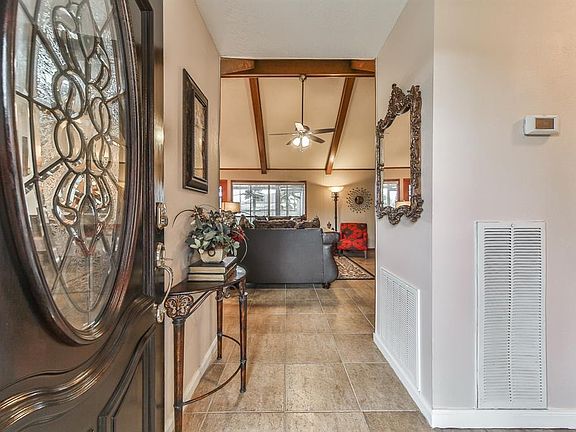 3rd image of 8403 Oakwood Dr