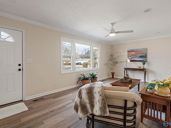 5th image of 4212 Lakeview Dr NW