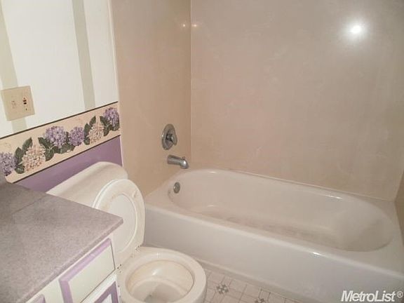 5th image of 2376 Lloyd Ln