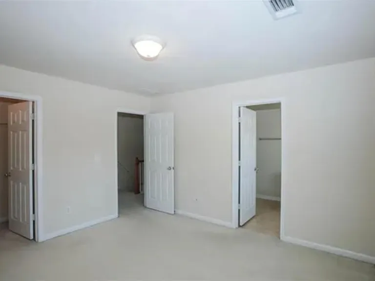2210 Landing Walk Dr #2210 — Photo 11
