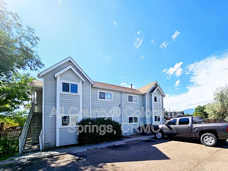 1010 Mazatlan Cir #B — Photo 1
