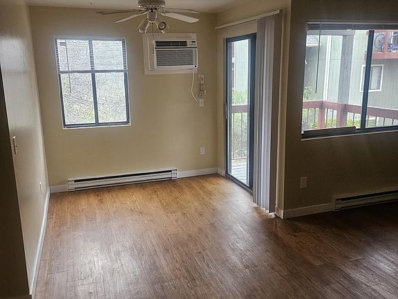 5th image of 4501 Boardwalk Dr #15075298