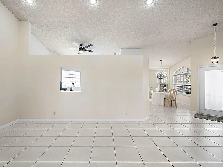 6192 Floral Lakes Dr — Photo 9