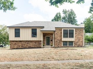 1233 26th St, West Des Moines, IA 50266