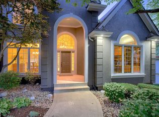 9510 Chestnut St, Lenexa, KS 66220