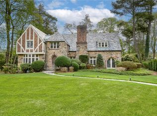 14 Paddington Rd, Scarsdale, NY 10583