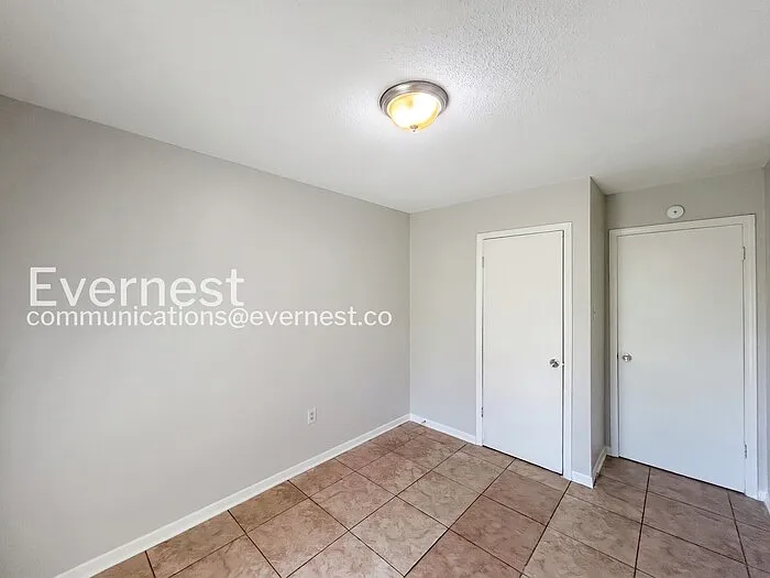 8044 Oakbrook Dr — Photo 11