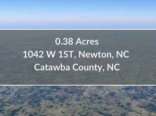 1042 W 1st St, Newton, NC 28658