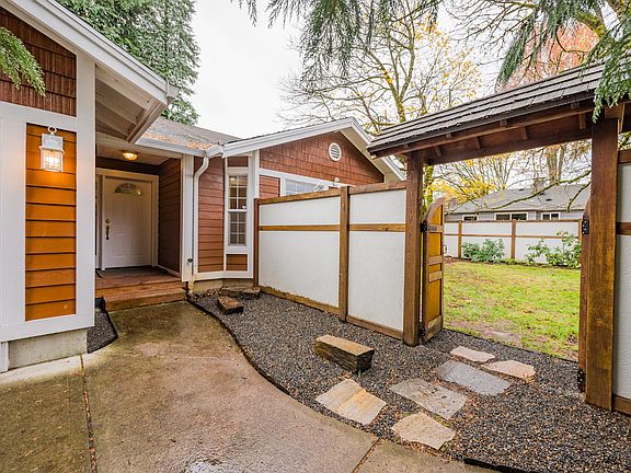 3rd image of 7215 NE 69th St