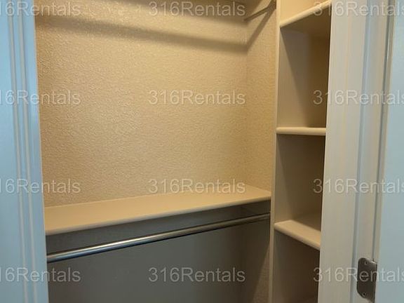 3rd image of 1110 N School St #1/2
