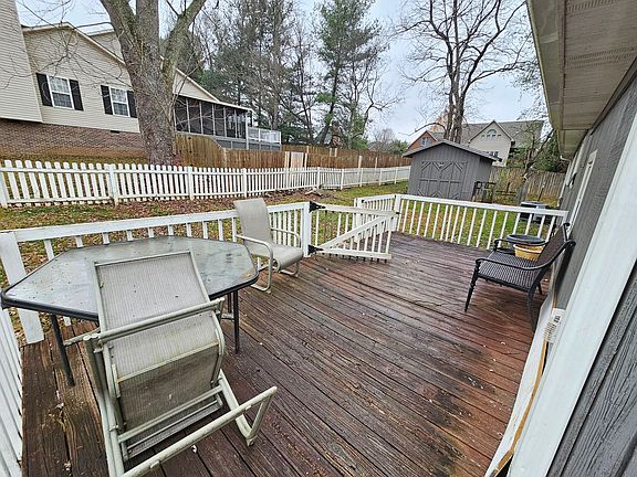 5th image of 102 Fink Dr