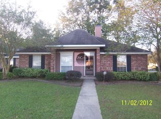 100 Savignon Cir, Broussard, LA 70518