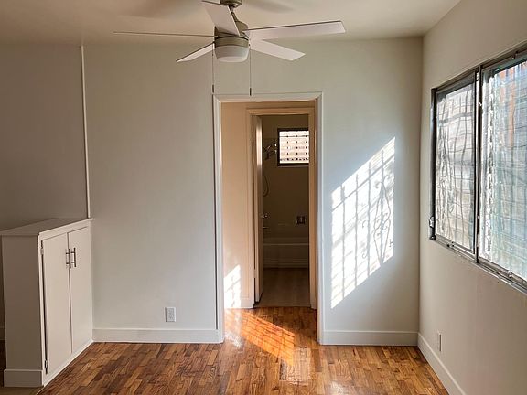 4th image of 944 N Sierra Bonita Ave APT 4