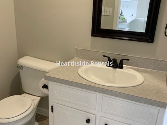 4th image of 3901 Ee9 Sterling Pointe Dr