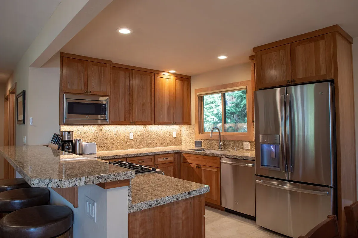 3 bed, 1454 sqft, $3,700 — Photo 2