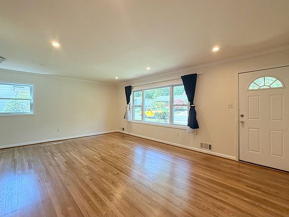 3rd image of 100 James Dr SW