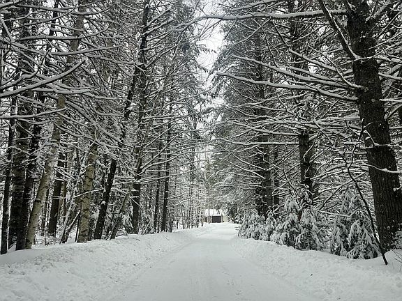 3rd image of 2550 Columbus ROAD