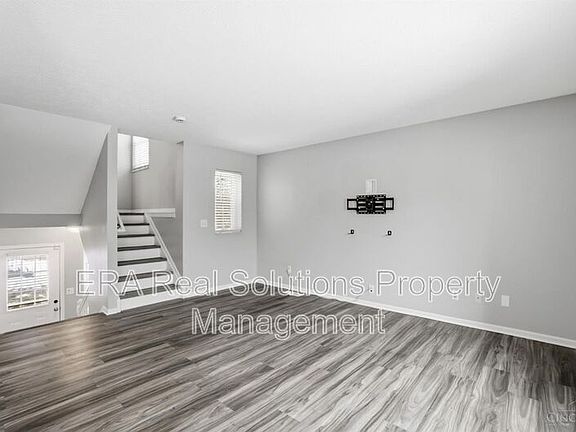 4th image of 3595 Harvey Ave