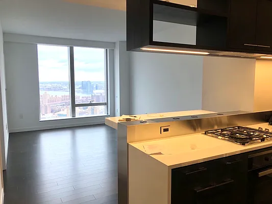 Rented by Gulia Wang, LREB | media 58