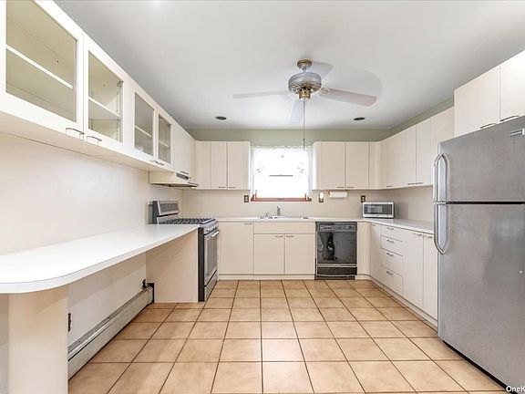 3rd image of 97 Westbury Ave