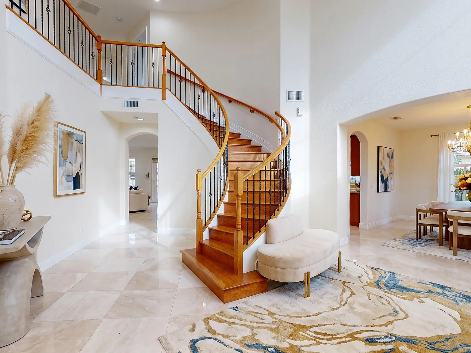 5 bed, 4.0 bath, 3613 sqft, $9,300 — Photo 4