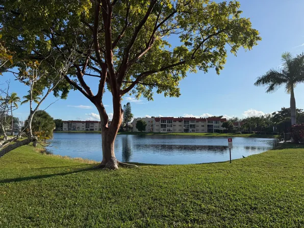 2950 Sunrise Lakes Drive W #305, Sunrise, FL 33322