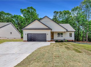 547 Lebanon Rd, Pendleton, SC 29670