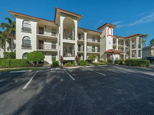 605 Augusta Blvd APT 7, Naples, FL 34113