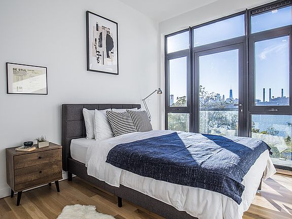 2nd image of 44 Kent St #516