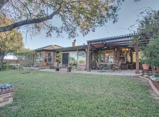 901 McAlpin Rd, Midlothian, TX 76065