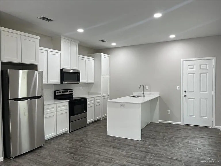 1212 Sucre Dr #3 — Photo 4