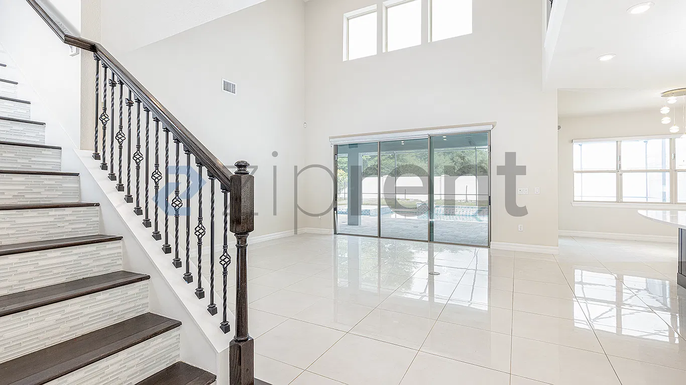 6 bed, 8323 sqft, $6,300 — Photo 4