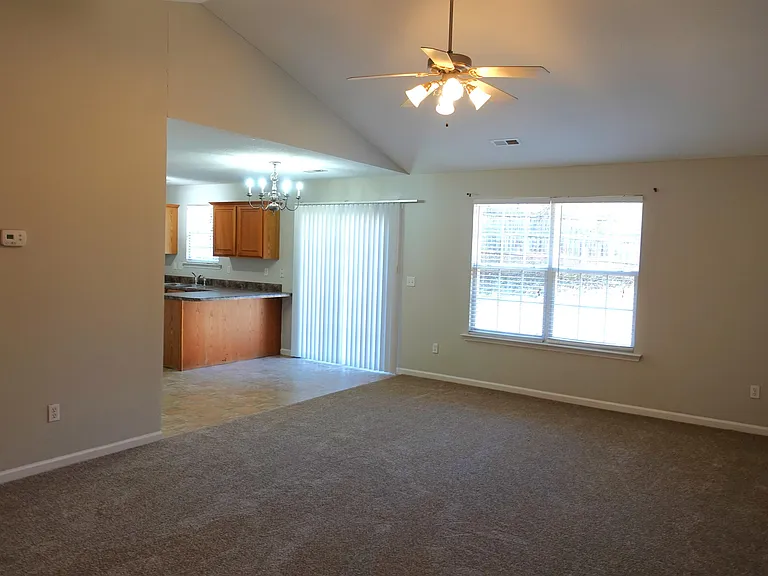 139 Stockbridge Dr — Photo 8