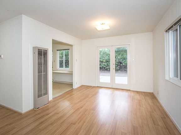 3rd image of 3173 Stockton Pl