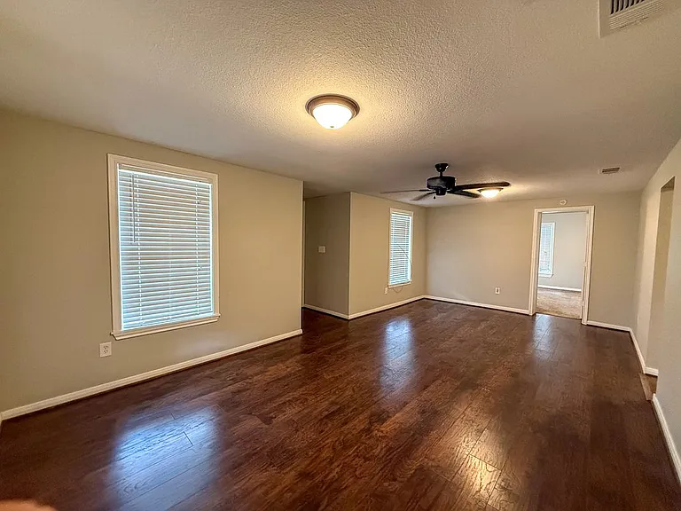 3604 Torrence St — Photo 11