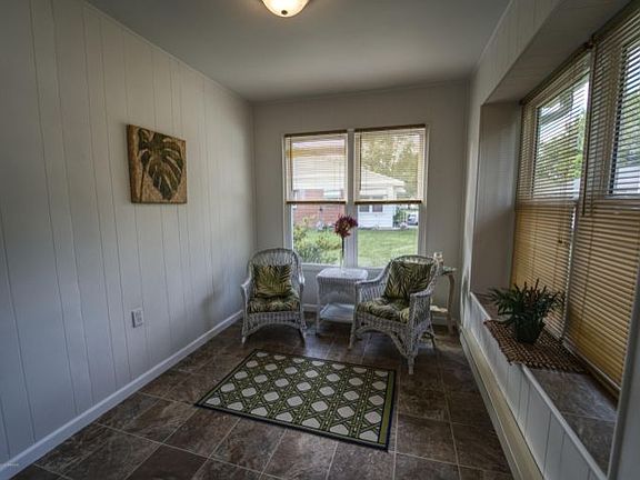 4th image of 20 Homestead Dr