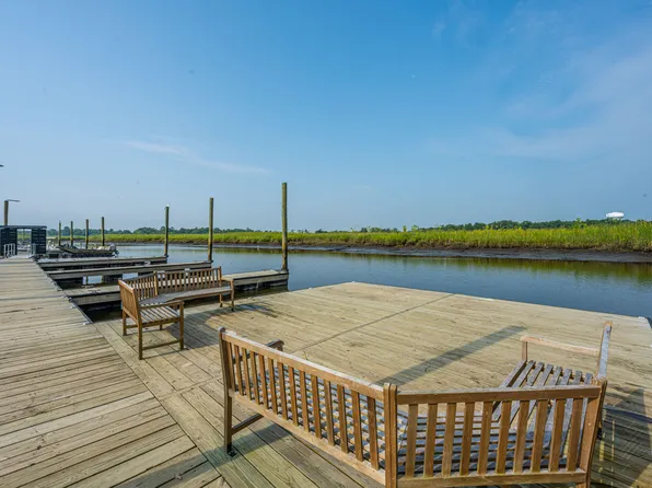 7106 Channel Park Dr, Hanahan, SC 29410