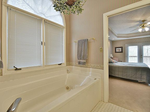 5th image of 7608 Christin Lee Cir