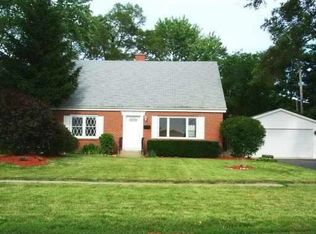 195 S Walkup Ave, Crystal Lake, IL 60014