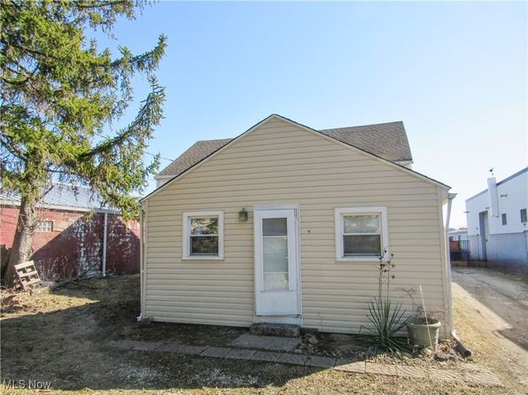 20400 Krick Rd, Walton Hills, OH 44146