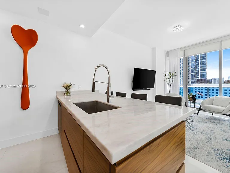 200 Biscayne Boulevard Way #1406 — Photo 2