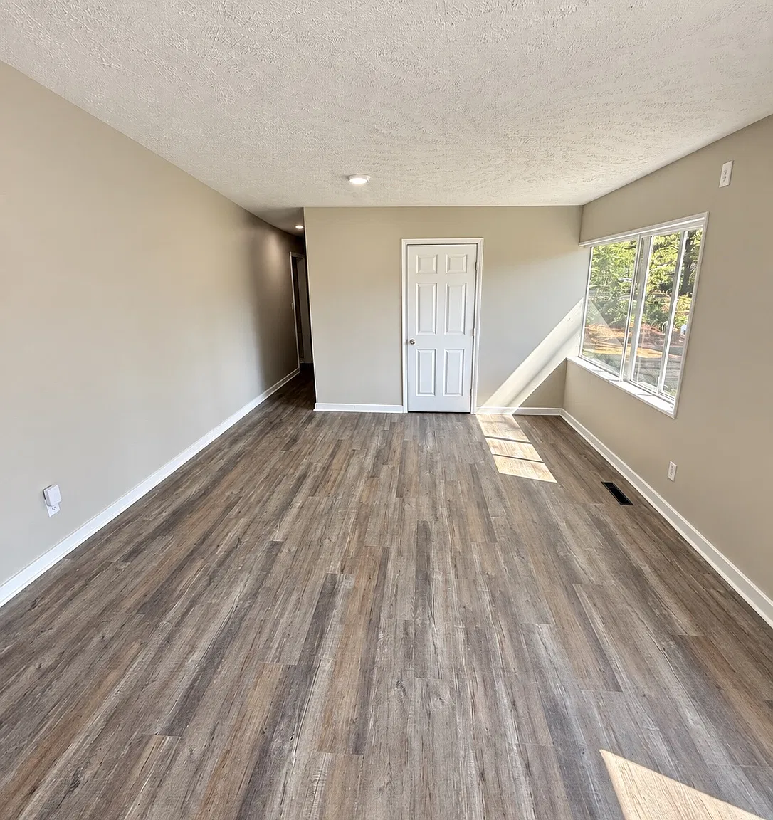 3 bed, 2025 sqft, $1,400 — Photo 4