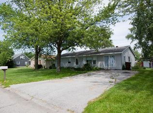 745 Heritage Rd, Valparaiso, IN 46385