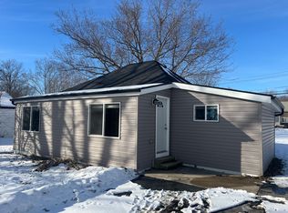 38291 Murdicks Dr, New Baltimore, MI 48047
