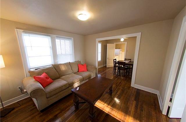 1st image of 904 W Live Oak St #A