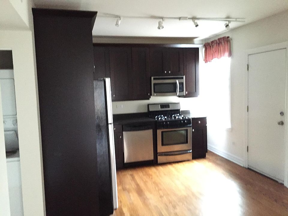 1st image of 3812 N Sheffield Ave #1W