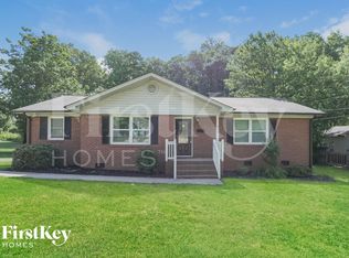 940 Ridgeway Dr, Gastonia, NC 28054