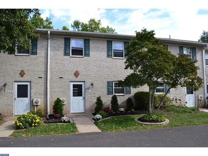 101 Hampstead Dr photo 1